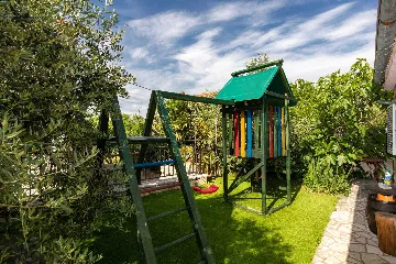 Villa with Pool, Jacuzzi & Sauna in Sveti Vid Dobrinjski