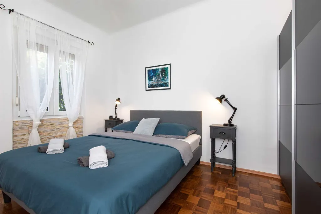 Villa with Pool, Jacuzzi & Sauna in Sveti Vid Dobrinjski