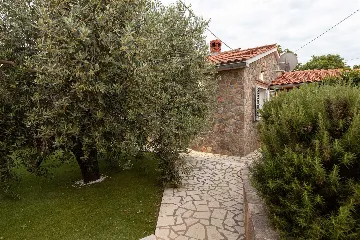 Villa with Pool, Jacuzzi & Sauna in Sveti Vid Dobrinjski