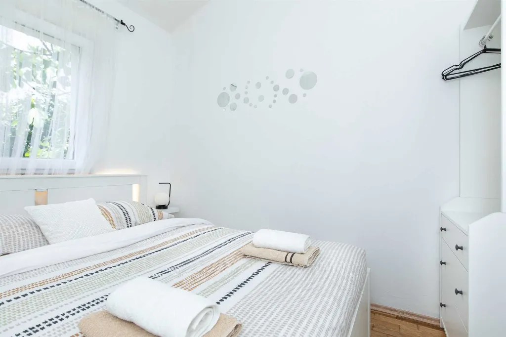 Villa with Pool, Jacuzzi & Sauna in Sveti Vid Dobrinjski
