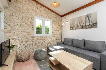 Villa with Pool, Jacuzzi & Sauna in Sveti Vid Dobrinjski