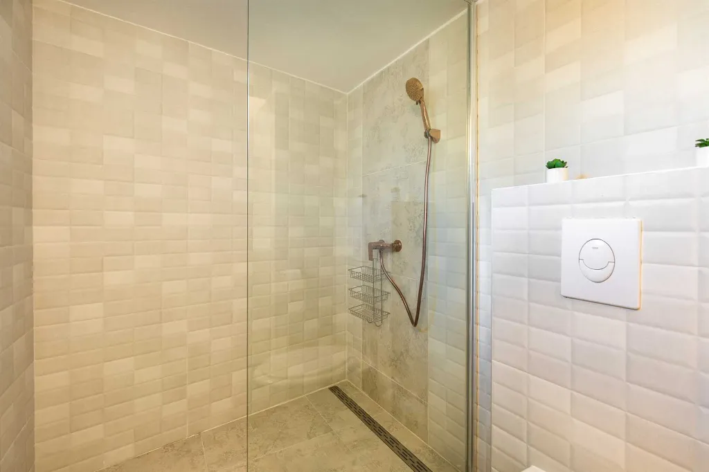 Villa with Pool, Jacuzzi & Sauna in Sveti Vid Dobrinjski
