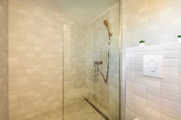 Villa with Pool, Jacuzzi & Sauna in Sveti Vid Dobrinjski