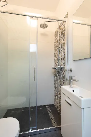 Villa with Pool, Jacuzzi & Sauna in Sveti Vid Dobrinjski