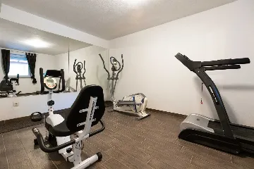 Villa with Pool, Jacuzzi & Sauna in Sveti Vid Dobrinjski