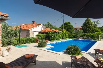 Villa with Pool, Jacuzzi & Sauna in Sveti Vid Dobrinjski