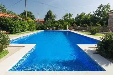 Villa with Pool, Jacuzzi & Sauna in Sveti Vid Dobrinjski
