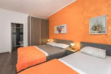 Villa with Pool, Jacuzzi & Sauna in Sveti Vid Dobrinjski