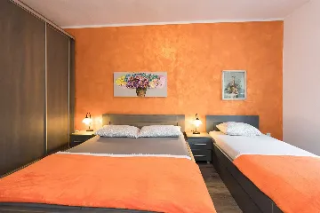 Villa with Pool, Jacuzzi & Sauna in Sveti Vid Dobrinjski