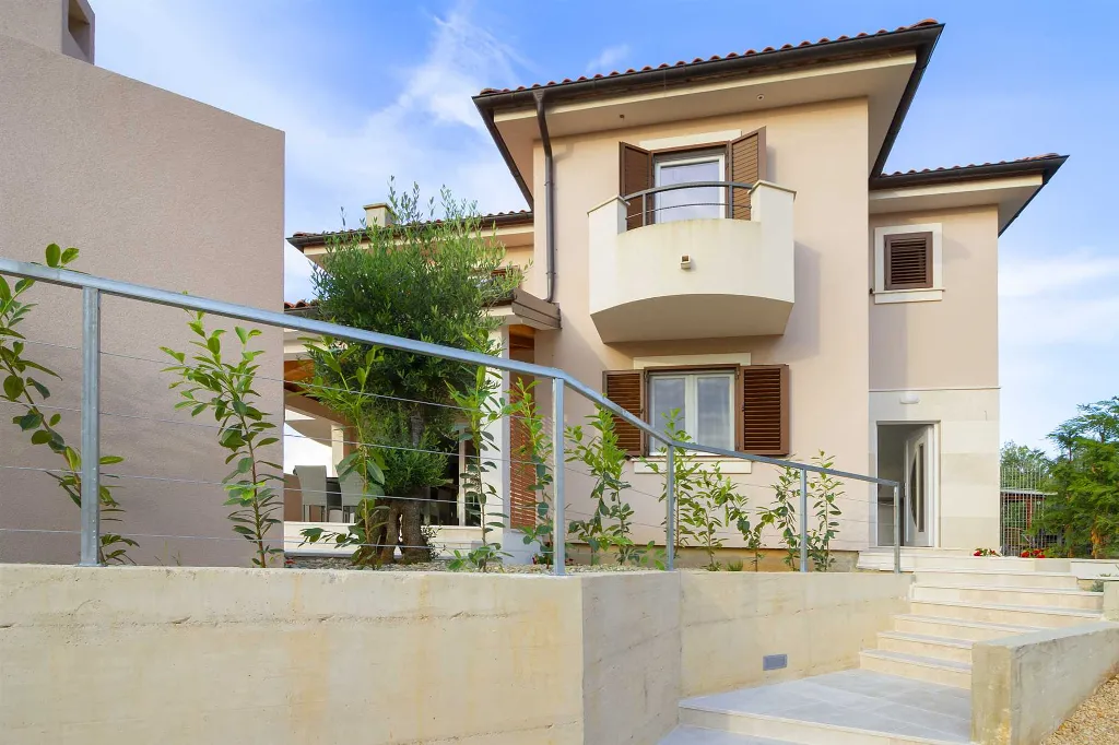 Apartment in Hlapa (Krk) for 8 Guests