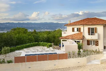 Apartment in Hlapa (Krk) for 8 Guests