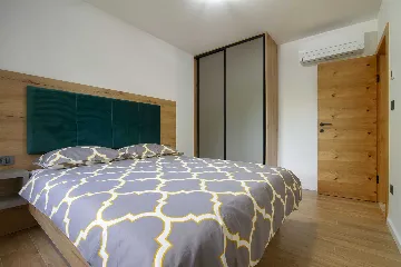 Apartment in Hlapa (Krk) for 8 Guests