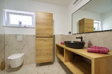 Apartment in Hlapa (Krk) for 8 Guests