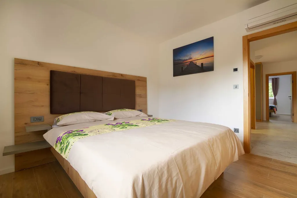 Apartment in Hlapa (Krk) for 8 Guests