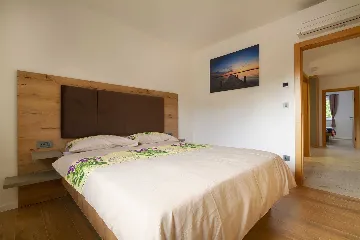 Apartment in Hlapa (Krk) for 8 Guests