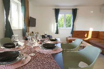 Apartment in Hlapa (Krk) for 8 Guests