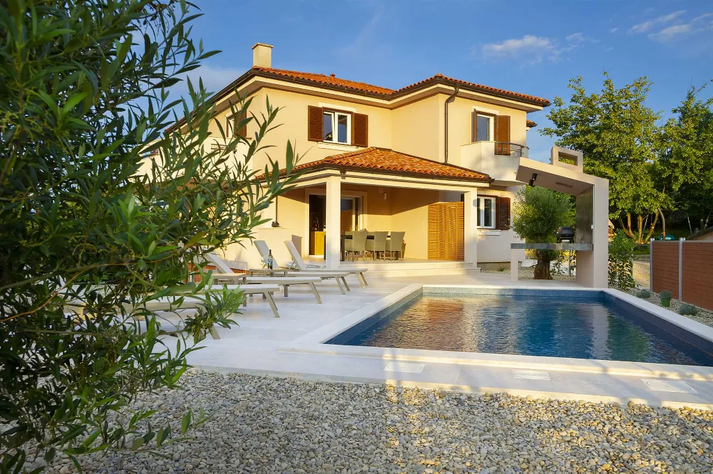 Apartment in Hlapa (Krk) for 8 Guests