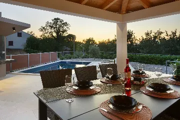 Apartment in Hlapa (Krk) for 8 Guests