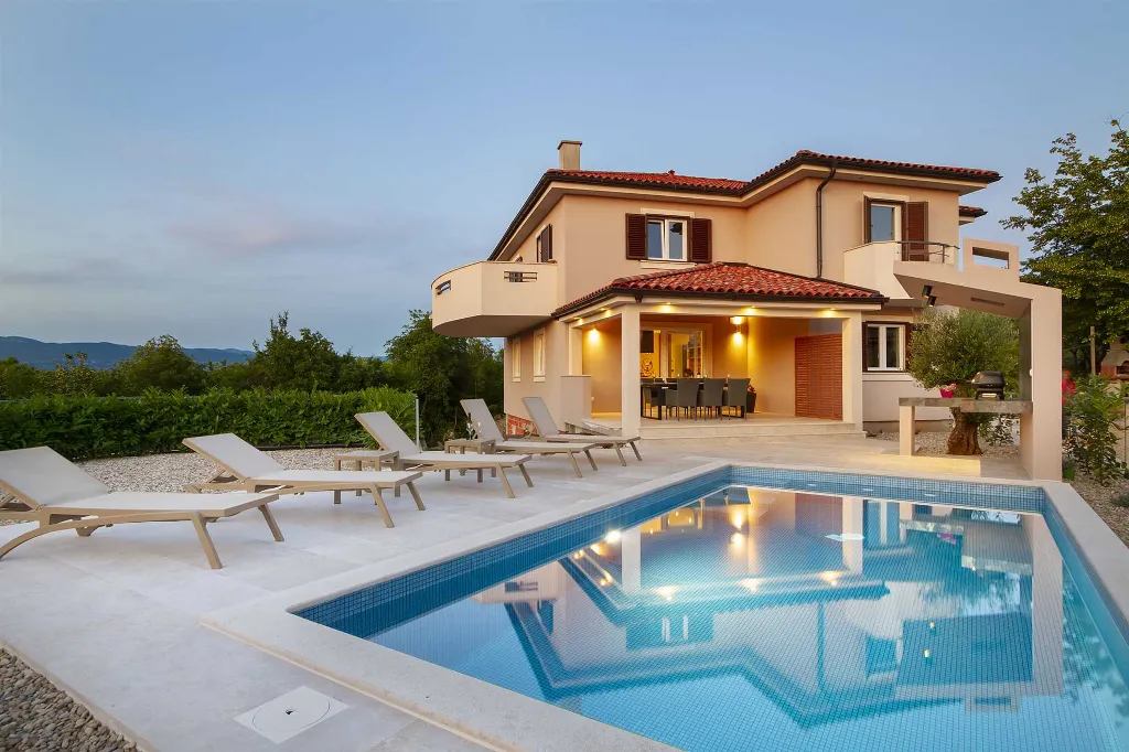 Apartment in Hlapa (Krk) for 8 Guests