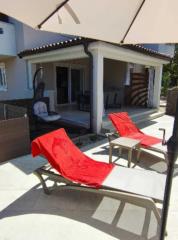 Apartment in Hlapa (Krk) for 8 Guests