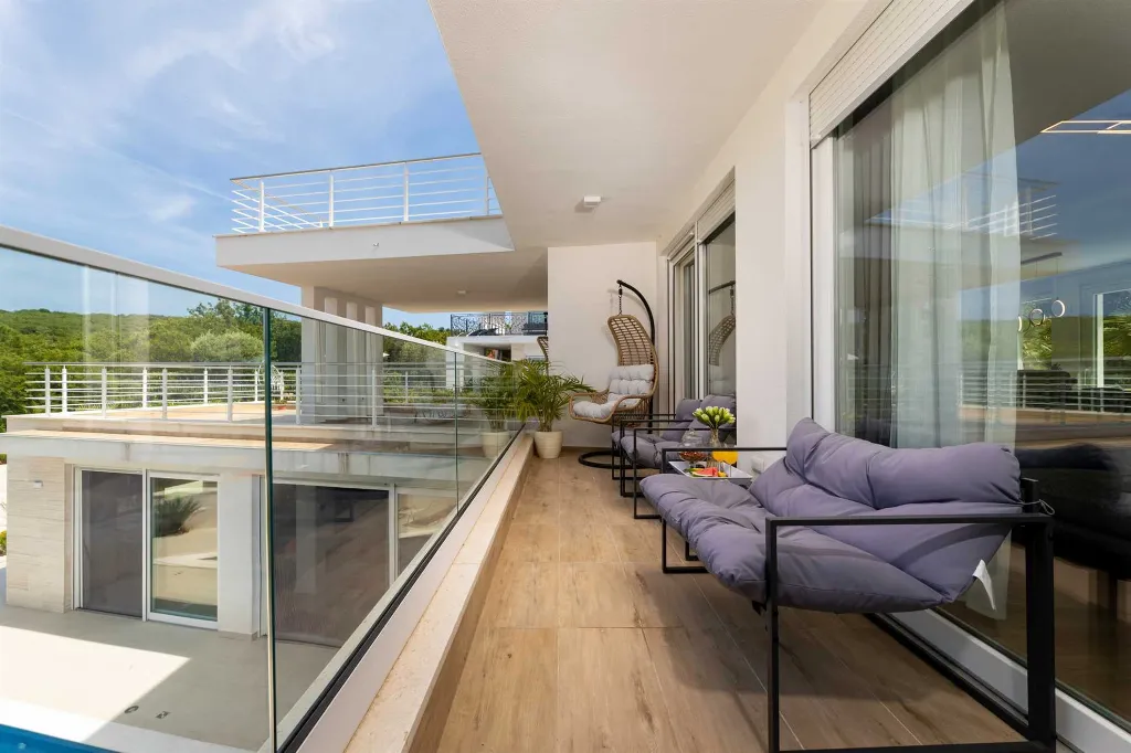3-Bedroom Villa in Klimno (Krk) with Heated Pool