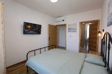 Villa with Swimming Pool in Gabonjin (Krk)