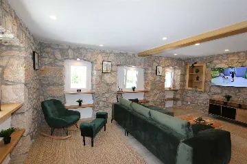 Villa with Swimming Pool in Gabonjin (Krk)