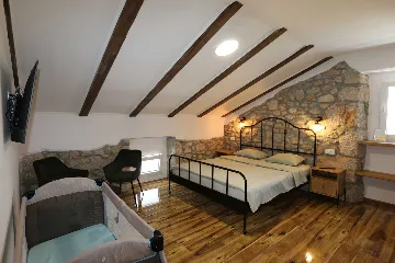 Villa with Swimming Pool in Gabonjin (Krk)