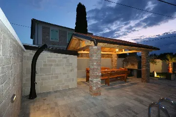 Villa with Swimming Pool in Gabonjin (Krk)