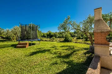 Brusići Apartment for 6 Guests with Private Pool