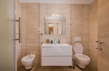 Brusići Apartment for 6 Guests with Private Pool