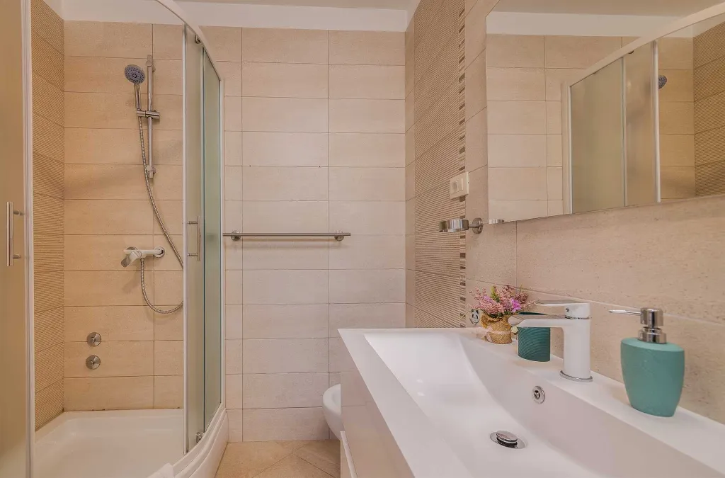 Brusići Apartment for 6 Guests with Private Pool