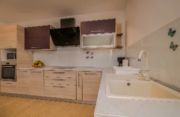 Brusići Apartment for 6 Guests with Private Pool