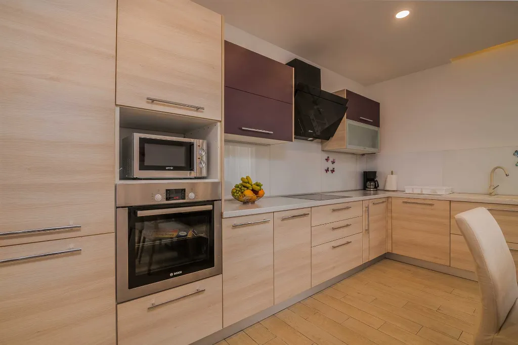 Brusići Apartment for 6 Guests with Private Pool