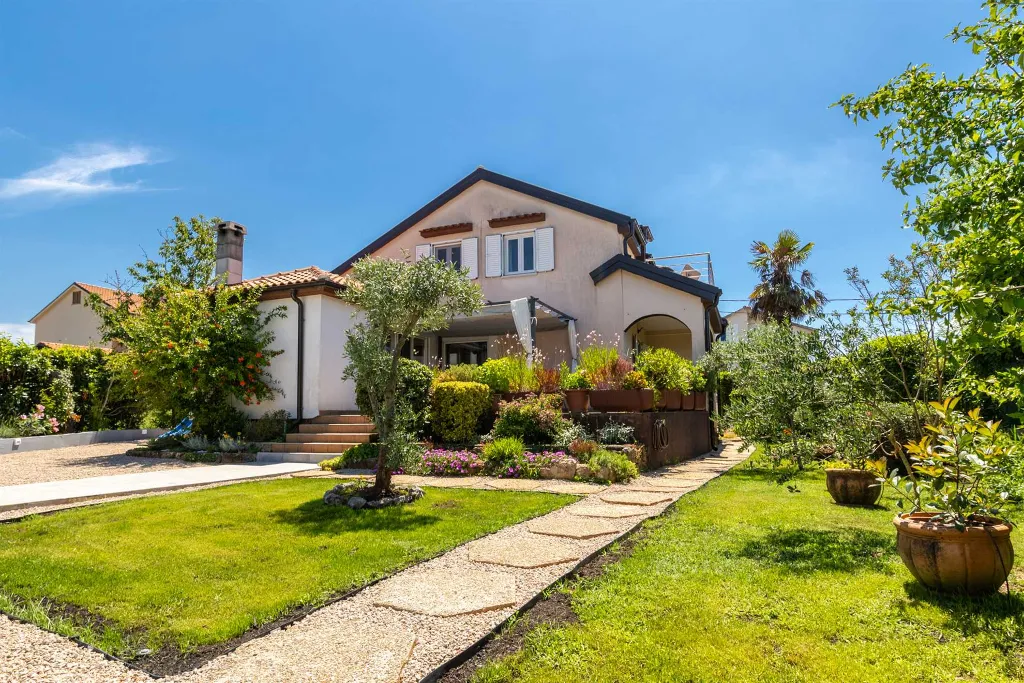 Villa in Brzac (Krk) with Private Pool for 8