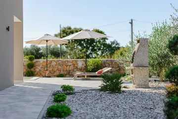 4-Bedroom Villa with Pool in Kras (Krk)