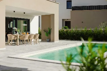 4-Bedroom Villa with Pool in Kras (Krk)