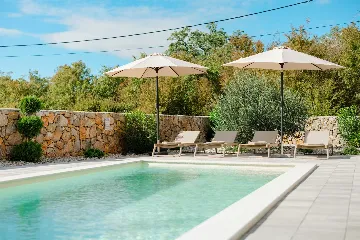 4-Bedroom Villa with Pool in Kras (Krk)