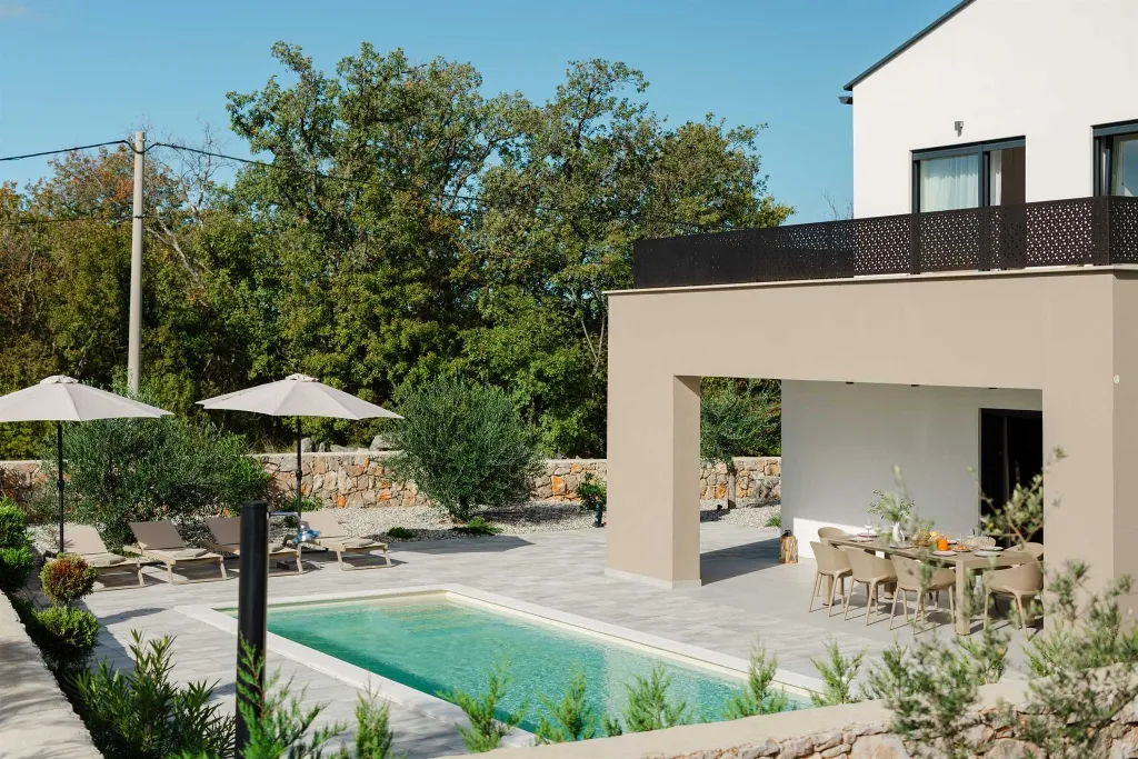 4-Bedroom Villa with Pool in Kras (Krk)