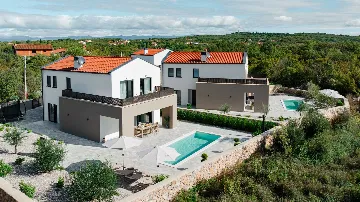 4-Bedroom Villa with Pool in Kras (Krk)