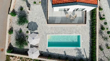 4-Bedroom Villa with Pool in Kras (Krk)