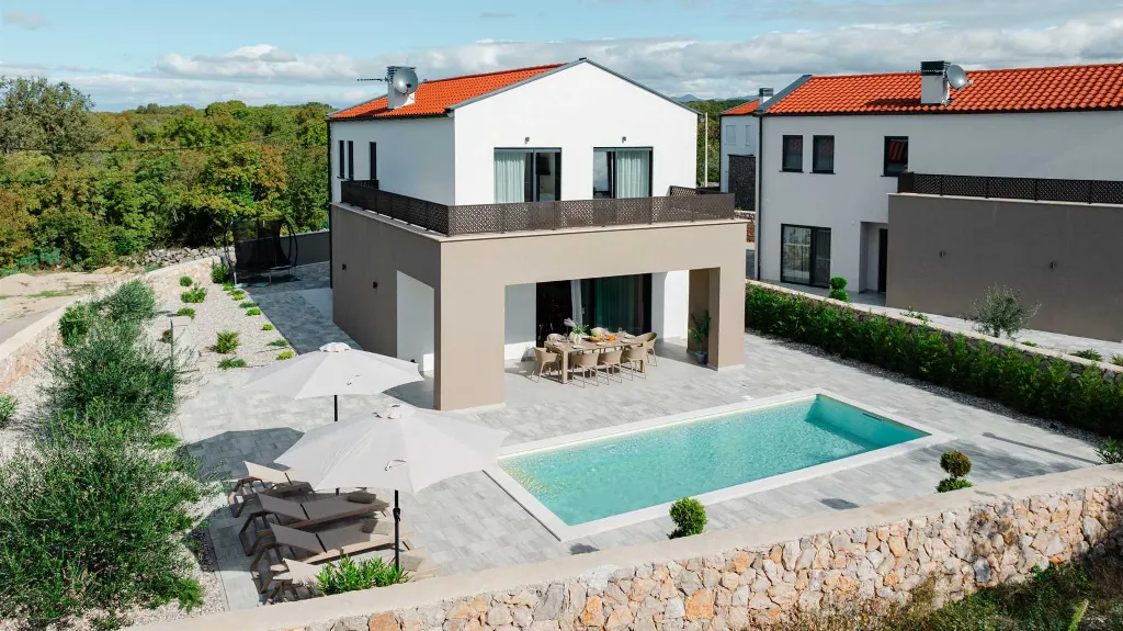 4-Bedroom Villa with Pool in Kras (Krk)