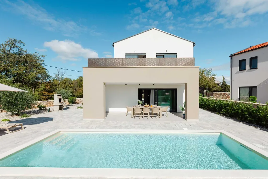 4-Bedroom Villa with Pool in Kras (Krk)