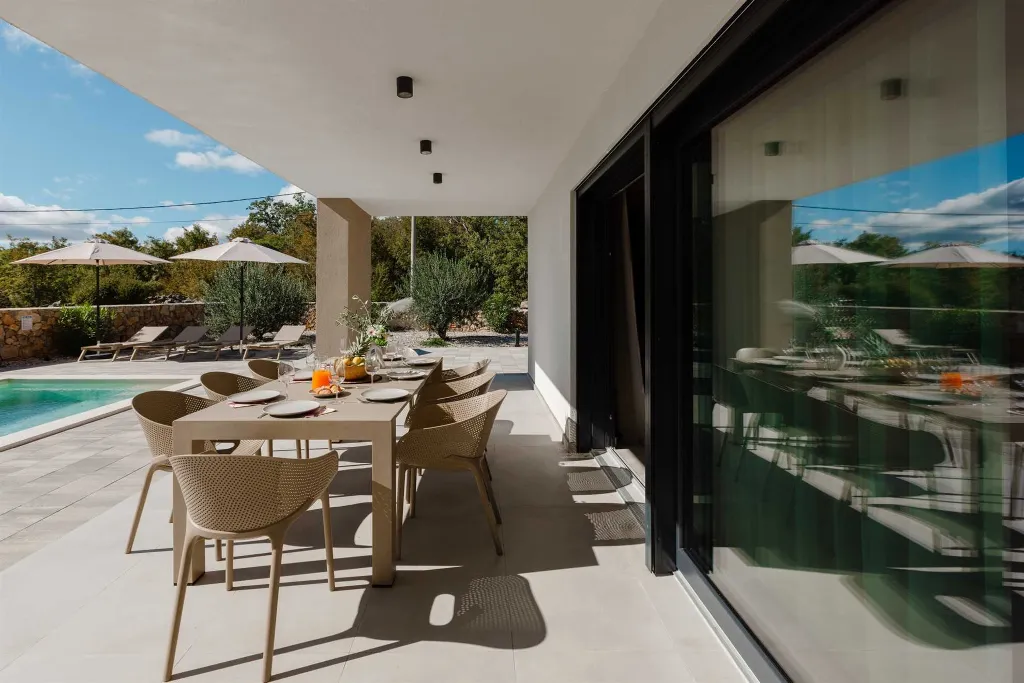 4-Bedroom Villa with Pool in Kras (Krk)
