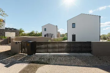 4-Bedroom Villa with Pool in Kras (Krk)