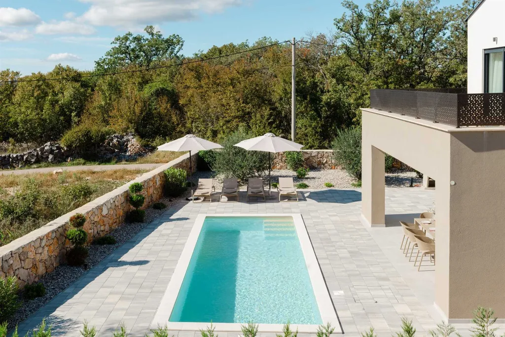 4-Bedroom Villa with Pool in Kras (Krk)