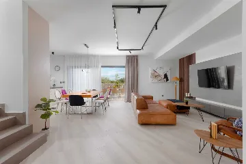 4-Bedroom Villa with Pool in Kras (Krk)