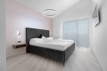 4-Bedroom Villa with Pool in Kras (Krk)