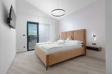 4-Bedroom Villa with Pool in Kras (Krk)