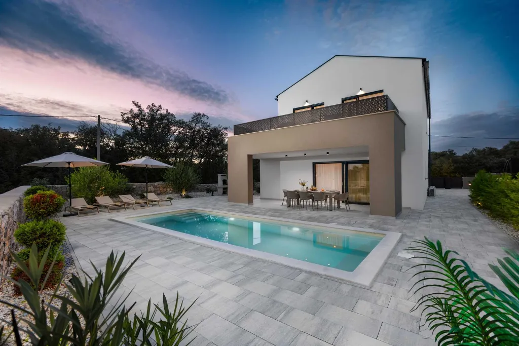 4-Bedroom Villa with Pool in Kras (Krk)